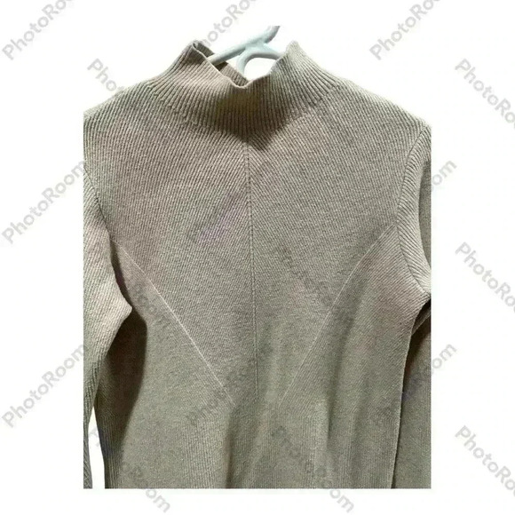 Melanie Lynn Mock Neck Light Pink Sweater size medium Women’s - Picture 3 of 5